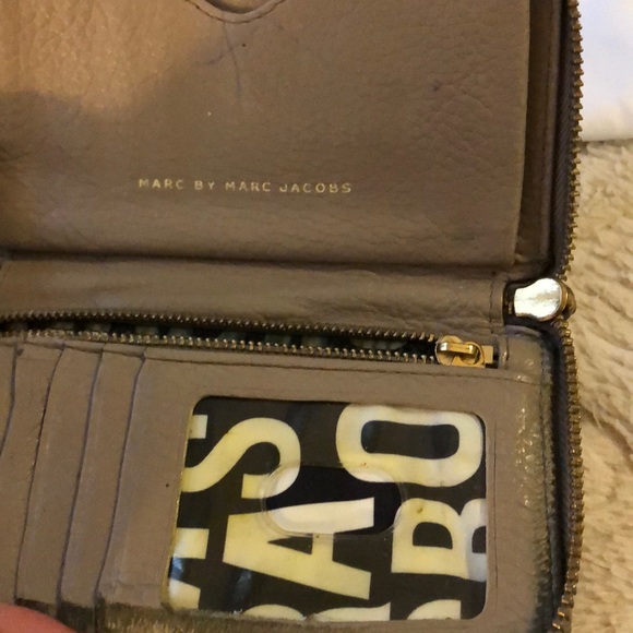 Marc Jacobs wallet - Picture 3 of 5